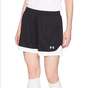 Under Armour Women's Maquina Shorts,White, Large